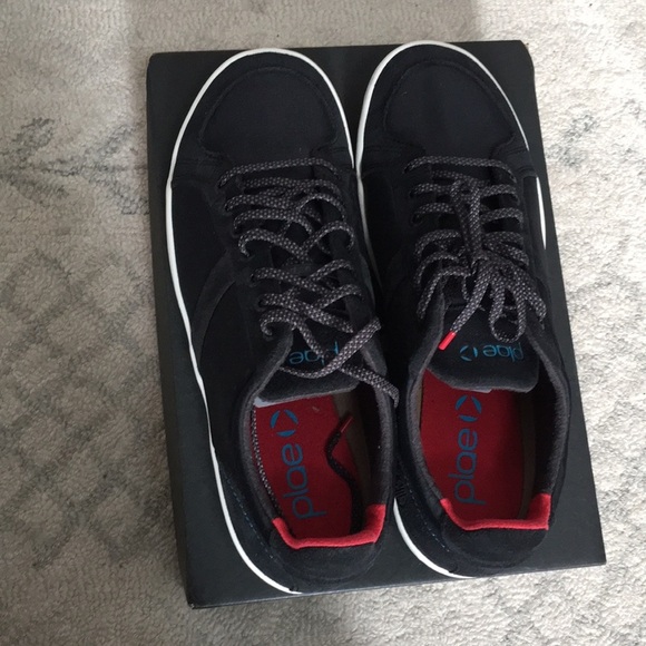 NEW black and red Plae sneakers, new in box NWT - Picture 4 of 9
